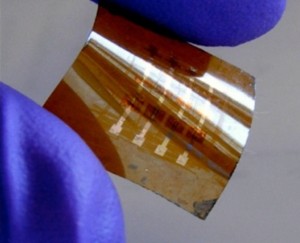 PbS FET on Kapton We have developed a thiocyanate based ligand exchange process that is compatible with flexible substrates. Kapton films are used as flexible substrates for FETs. Dong, Ye, Chen, Kang, Gordon, Kikkawa, and Murray, JACS 133, 998 (2011). 